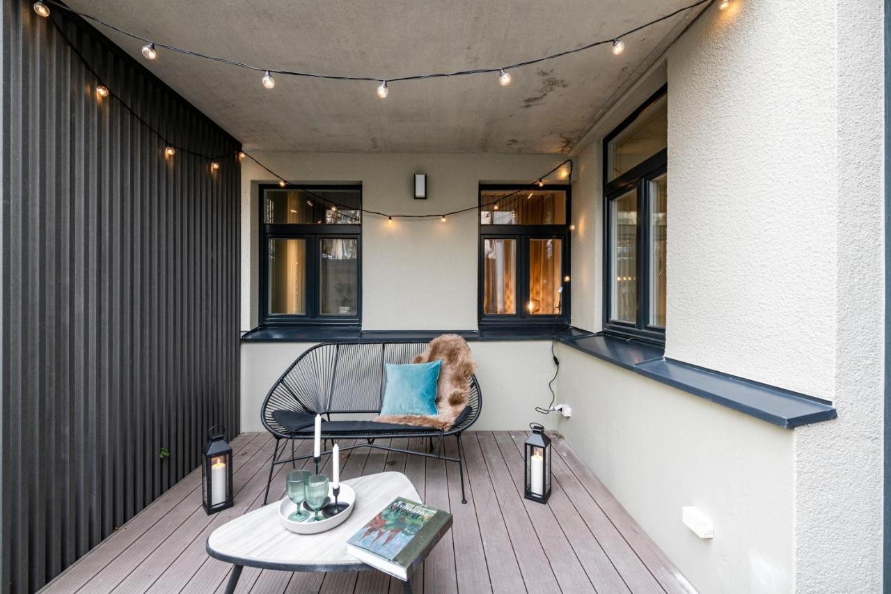 Square Center Apartment