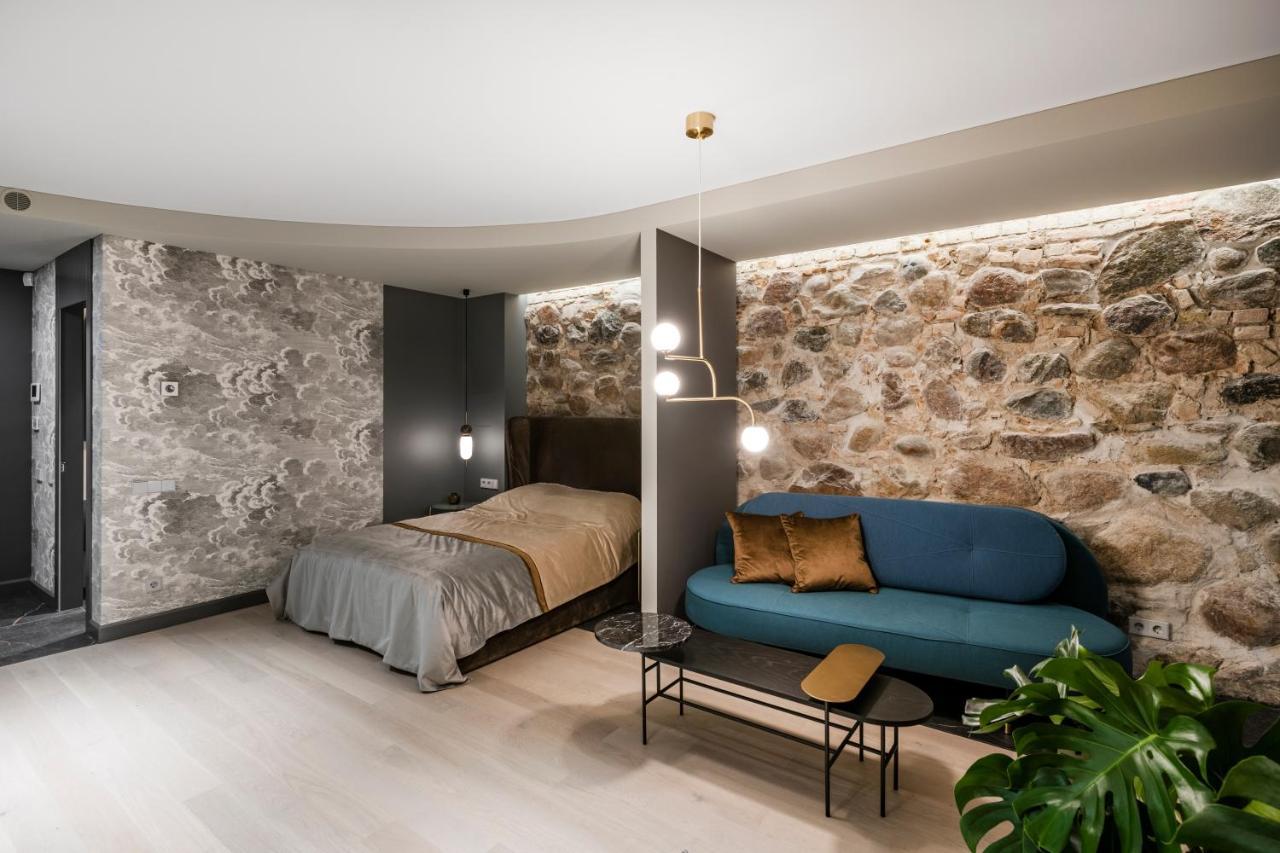 Square Center Apartment