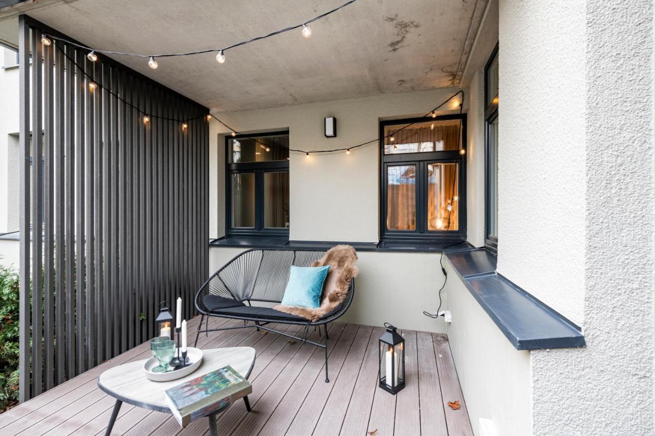 Apartment Square Center *
